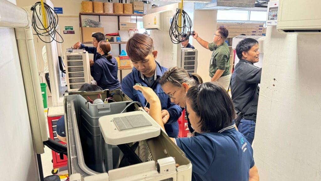 CDTI เปิดโครงการฝึกอบรมภาคปฏิบัติการล้างทำความสะอาดเครื่องปรับอากาศการพาณิชย์ขนาดเล็ก — 22 พฤษภาคม 2025 — สถาบันเทคโนโลยีจิตรลดา CDTI