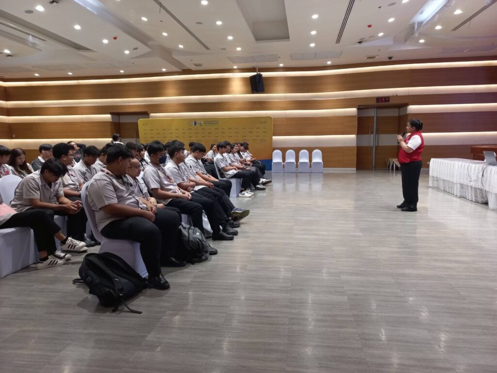 คณะเทคโนโลยีอุตสาหกรรมการอบรมการปฐมพยาบาลและการกู้ชีพ — 1 พฤษภาคม 2025 — สถาบันเทคโนโลยีจิตรลดา CDTI