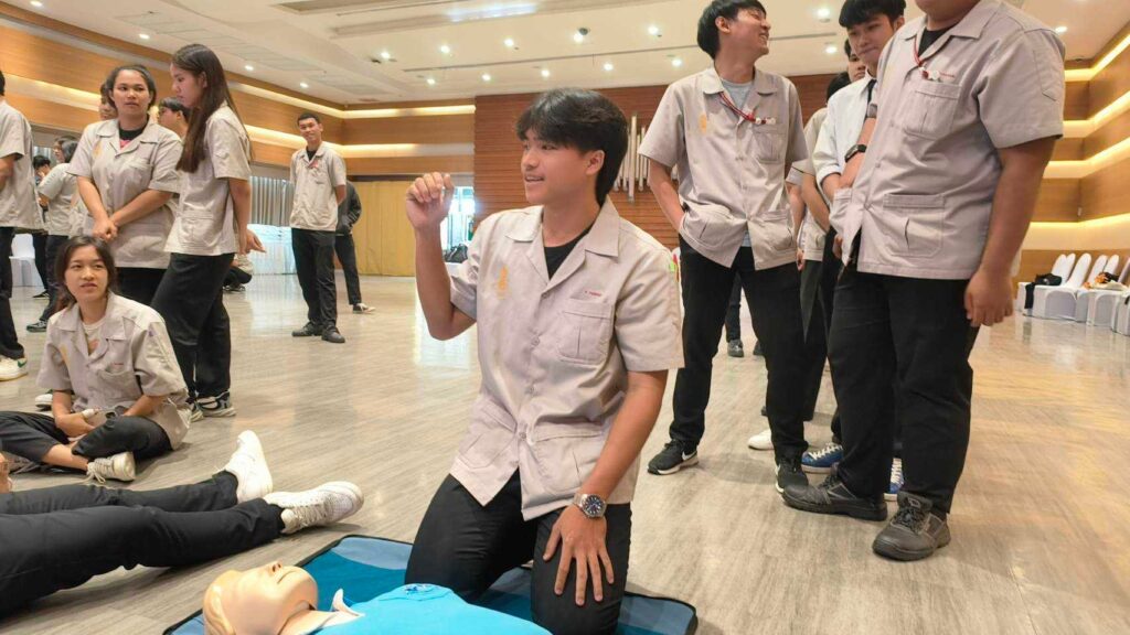 คณะเทคโนโลยีอุตสาหกรรมการอบรมการปฐมพยาบาลและการกู้ชีพ — 1 พฤษภาคม 2025 — สถาบันเทคโนโลยีจิตรลดา CDTI