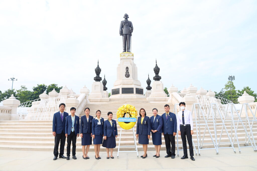 วางพวงมาลาน้อมรำลึกพระมหากรุณาธิคุณ วันนวมินทรมหาราช — 2 พฤษภาคม 2025 — สถาบันเทคโนโลยีจิตรลดา CDTI