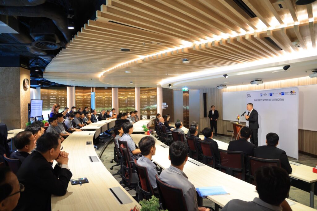 สจด.ร่วมพิธีมอบประกาศนียบัตร DIHK-AHK Thailand Certificates for the BMW Service Apprentice Program — 2 พฤษภาคม 2025 — สถาบันเทคโนโลยีจิตรลดา CDTI