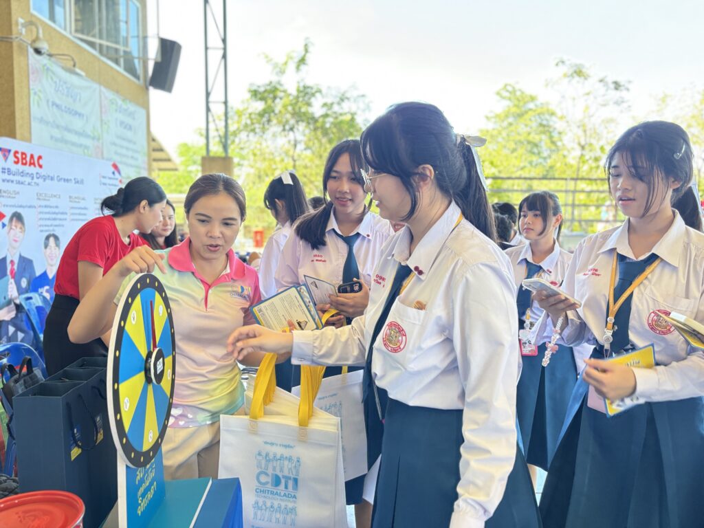 แนะนำหลักสูตรสถาบันเทคโนโลยีจิตรลดา ให้กับโรงเรียนพระวิสุทธิวงส์ — 1 พฤษภาคม 2025 — สถาบันเทคโนโลยีจิตรลดา CDTI