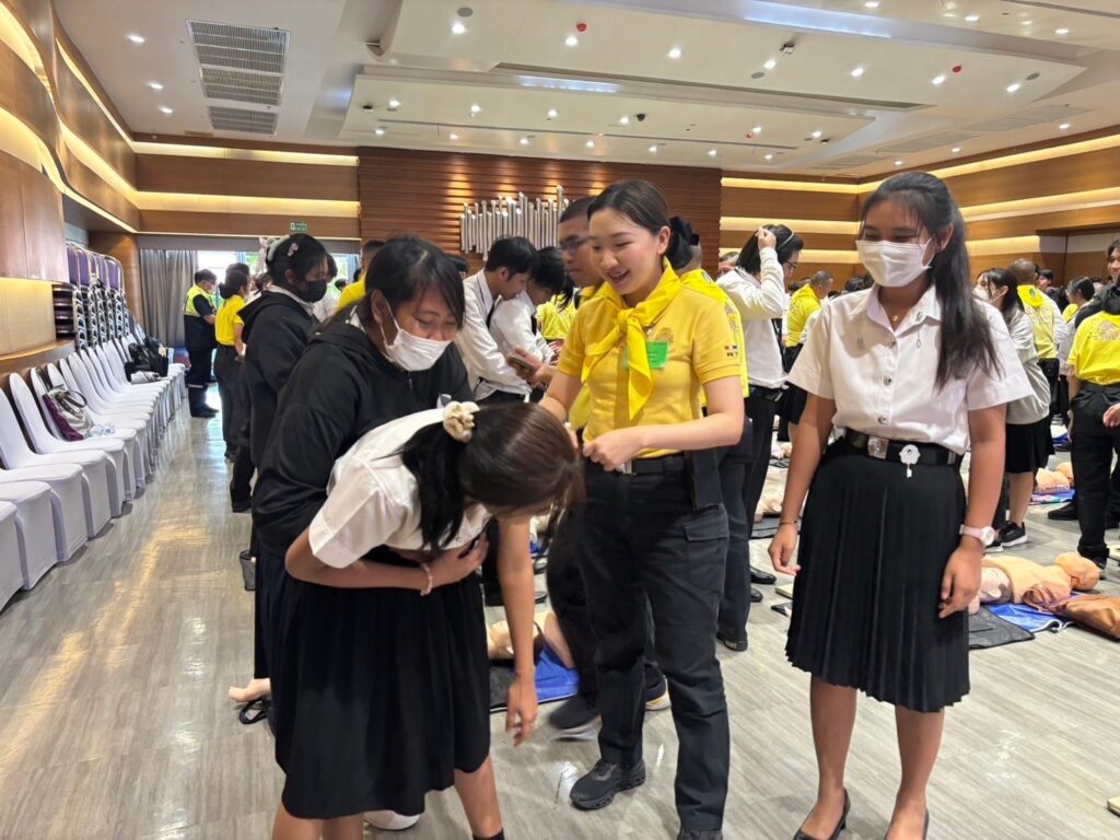 สจด. จัดอบรมการช่วยฟื้นคืนชีพ (CPR) และการใช้เครื่องกระตุ้นหัวใจด้วยไฟฟ้า (AED) — 1 พฤษภาคม 2025 — สถาบันเทคโนโลยีจิตรลดา CDTI