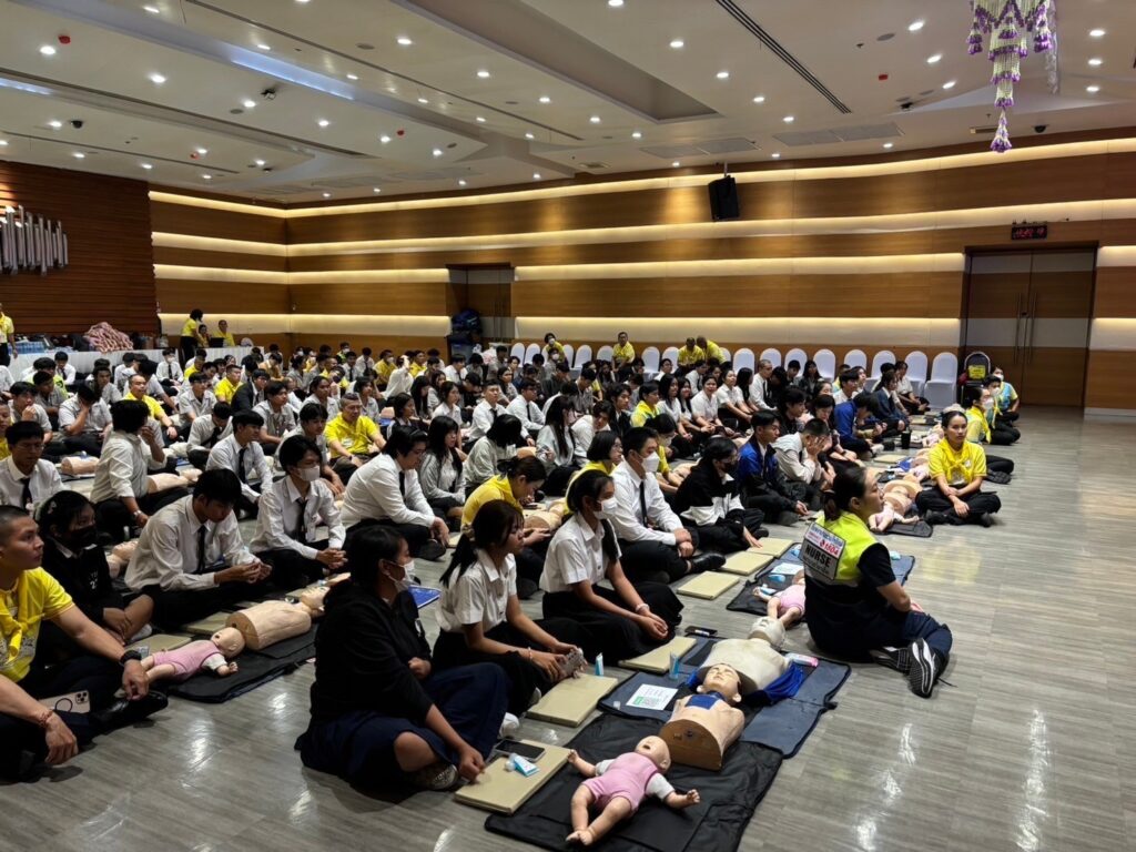 สจด. จัดอบรมการช่วยฟื้นคืนชีพ (CPR) และการใช้เครื่องกระตุ้นหัวใจด้วยไฟฟ้า (AED) — 1 พฤษภาคม 2025 — สถาบันเทคโนโลยีจิตรลดา CDTI
