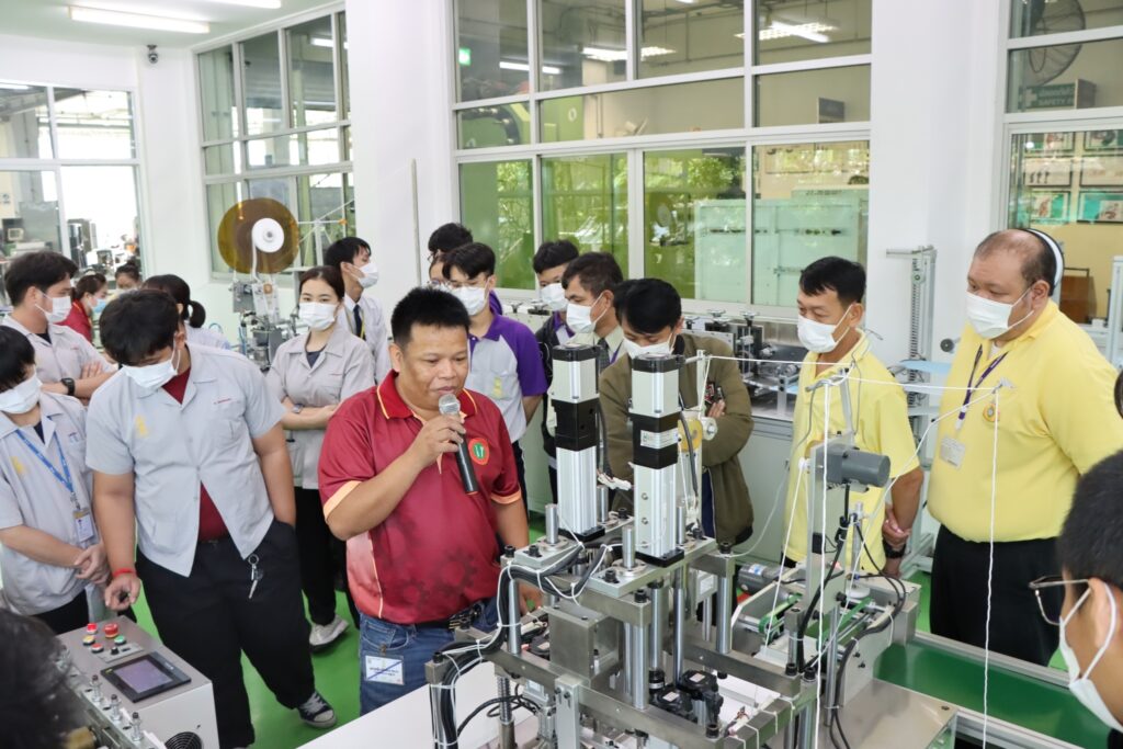 สจด. จัดอบรมการใช้งานเครื่องผลิตหน้ากากอนามัย — 1 พฤษภาคม 2025 — สถาบันเทคโนโลยีจิตรลดา CDTI