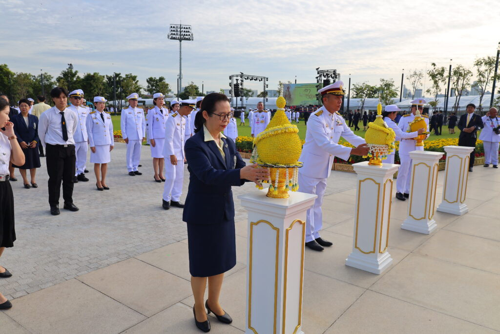 สจด. ร่วมพิธีวางพานพุ่มดอกไม้ถวายราชสักการะพระบรมราชานุสาวรีย์ พระบาทสมเด็จพระบรมชนกาธิเบศร มหาภูมิพลอดุลยเดชมหาราช บรมนาถบพิตร — 1 พฤษภาคม 2025 — สถาบันเทคโนโลยีจิตรลดา CDTI
