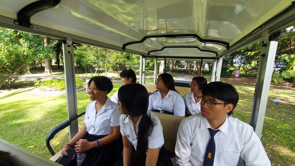 สจด. ศึกษาดูงาน Miracle of Natural และสวนสมุนไพรสมเด็จพระเทพรัตนราชสุดาฯ สยามบรมราชกุมารี — 1 พฤษภาคม 2025 — สถาบันเทคโนโลยีจิตรลดา CDTI