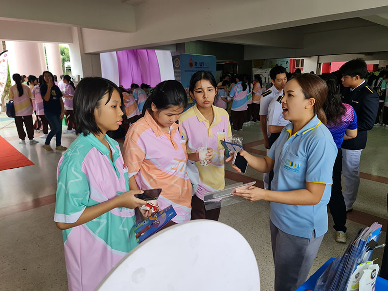 สจด. ร่วมงานแนะแนวศึกษาต่อโรงเรียนสตรีศรีสุริโยทัย เขตสาธร กรุงเทพมหานคร — 20 มิถุนายน 2025 — สถาบันเทคโนโลยีจิตรลดา CDTI