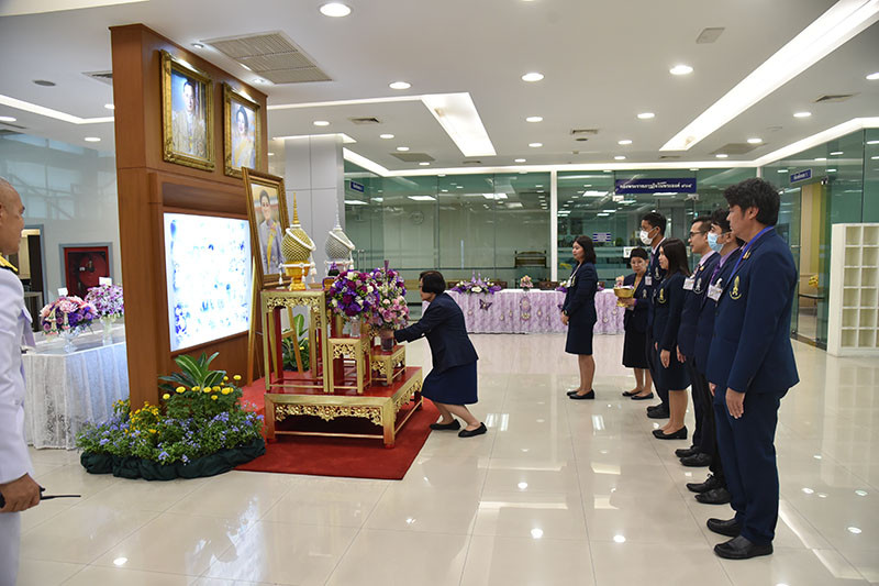 สจด. ร่วมถวายพระพรหน้าพระฉายาลักษณ์สมเด็จพระนางเจ้าสุทิดา พัชรสุธาพิมลลักษณ พระบรมราชินี เนื่องในวันเฉลิมพระชนมพรรษา — 7 มิถุนายน 2025 — สถาบันเทคโนโลยีจิตรลดา CDTI