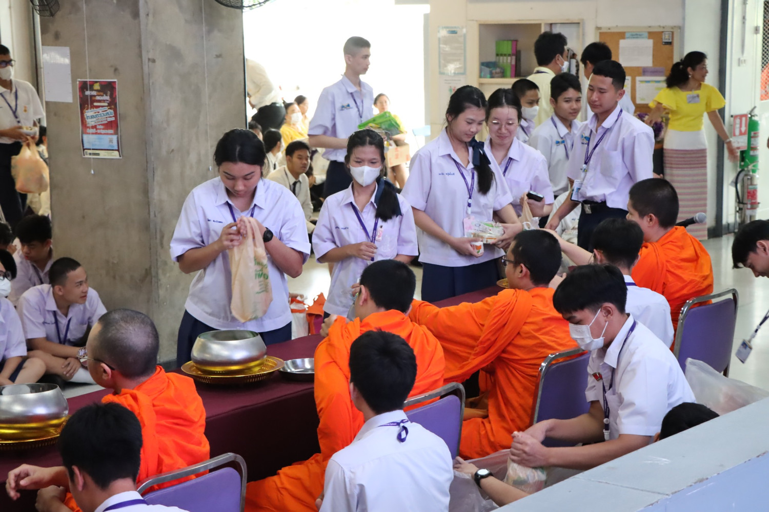 สจด. ทำบุญตักบาตร เนื่องในวันอาสาฬหบูชาและวันเข้าพรรษา ประจำปี 2568 — 9 กรกฎาคม 2025 — สถาบันเทคโนโลยีจิตรลดา CDTI