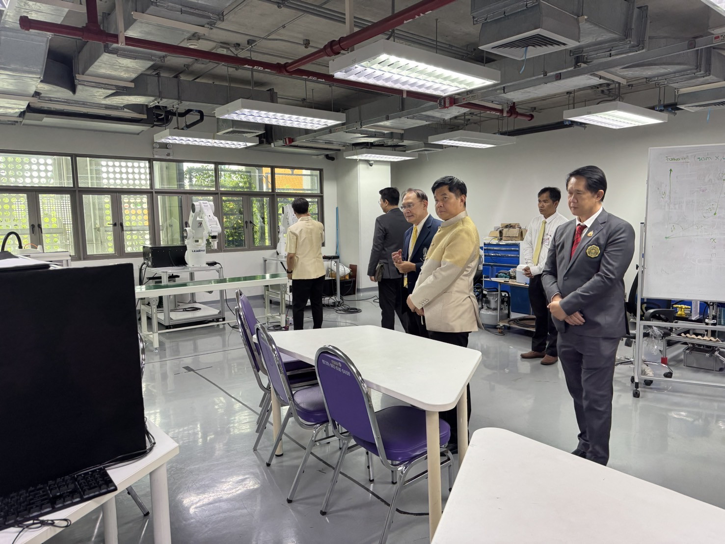 สจด. ต้อนรับคณะผู้บริหารมหาวิทยาลัยศรีนครินทรวิโรฒ เยี่ยมชมสถาบันเทคโนโลยีจิตรลดา — 10 กรกฎาคม 2025 — สถาบันเทคโนโลยีจิตรลดา CDTI