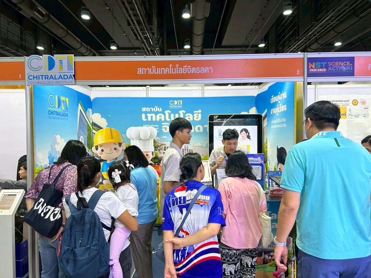 สจด. จัดบูธแสดงผลงานนวัตกรรม ภายในงาน“อว.แฟร์ 2025: Creators of Tomorrow ” (Day 4) — 13 สิงหาคม 2025 — สถาบันเทคโนโลยีจิตรลดา CDTI