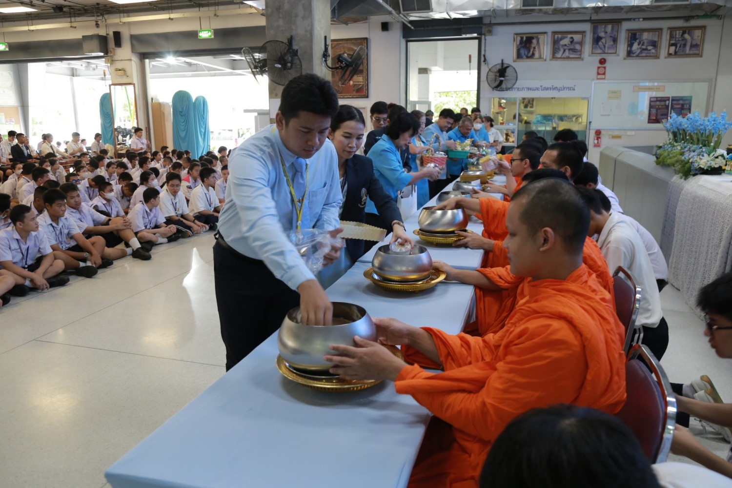 สจด. ทำบุญตักบาตร และถวายพระพรชัยมงคลเนื่องในวันเฉลิมพระชนมพรรษาสมเด็จพระนางเจ้าสิริกิติ์ พระบรมราชินีนาถ พระบรมราชชนนีพันปีหลวง — 9 สิงหาคม 2025 — สถาบันเทคโนโลยีจิตรลดา CDTI