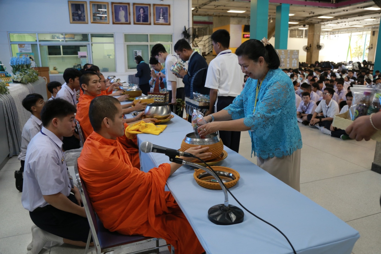 สจด. ทำบุญตักบาตร และถวายพระพรชัยมงคลเนื่องในวันเฉลิมพระชนมพรรษาสมเด็จพระนางเจ้าสิริกิติ์ พระบรมราชินีนาถ พระบรมราชชนนีพันปีหลวง — 9 สิงหาคม 2025 — สถาบันเทคโนโลยีจิตรลดา CDTI