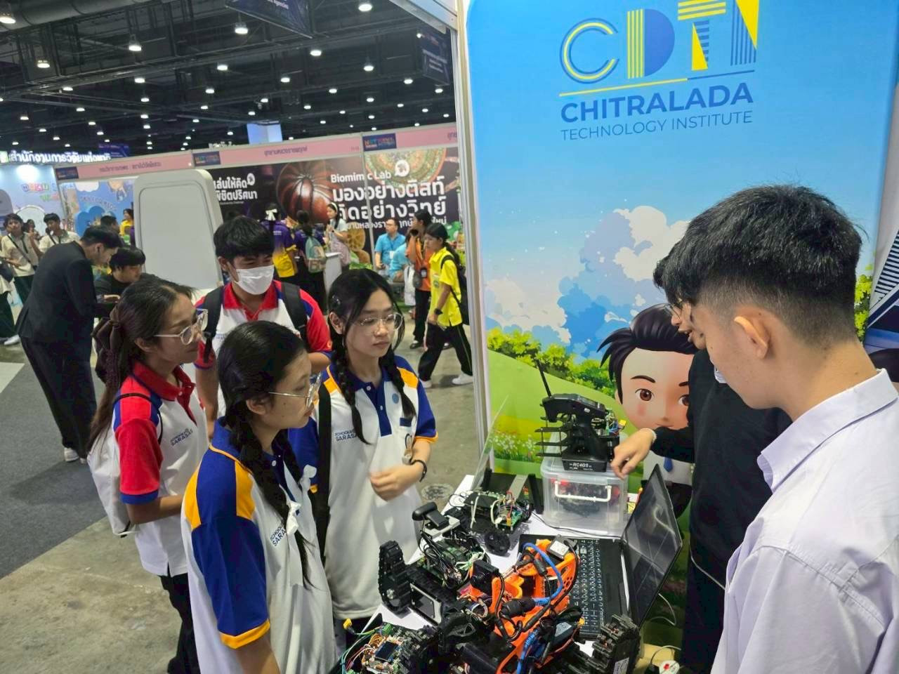 สจด. จัดบูธแสดงผลงานนวัตกรรม งานมหกรรมวิทยาศาสตร์และเทคโนโลยีแห่งชาติ ประจำปี 2568 ภายในงาน “อว.แฟร์ 2025: Creators of Tomorrow ” (Day 7) — 16 สิงหาคม 2025 — สถาบันเทคโนโลยีจิตรลดา CDTI