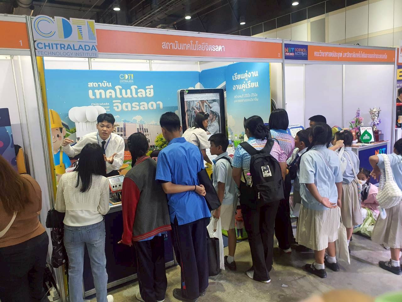 สจด. จัดบูธแสดงผลงานนวัตกรรม งานมหกรรมวิทยาศาสตร์และเทคโนโลยีแห่งชาติ ประจำปี 2568 ภายในงาน “อว.แฟร์ 2025: Creators of Tomorrow ” (Day 8) — 17 สิงหาคม 2025 — สถาบันเทคโนโลยีจิตรลดา CDTI