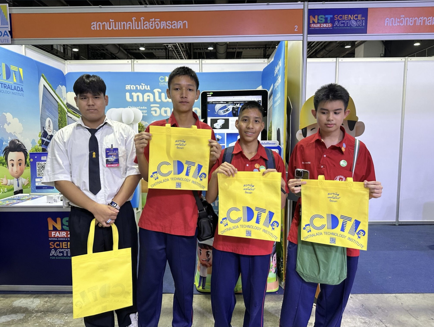 สจด. จัดบูธแสดงผลงานนวัตกรรม งานมหกรรมวิทยาศาสตร์และเทคโนโลยีแห่งชาติ ประจำปี 2568 ภายในงาน “อว.แฟร์ 2025: Creators of Tomorrow ” (Day สุดท้าย) — 18 สิงหาคม 2025 — สถาบันเทคโนโลยีจิตรลดา CDTI