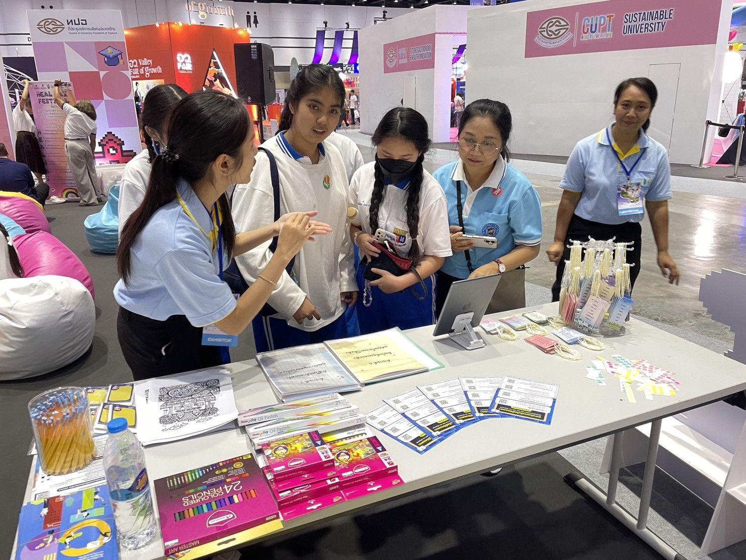 สจด. เข้าร่วมจัดนิทรรศการ "อว.แฟร์ 2568" Zone B: Learning Arcade ในบูธ U Well – Being Station — 15 สิงหาคม 2025 — สถาบันเทคโนโลยีจิตรลดา CDTI