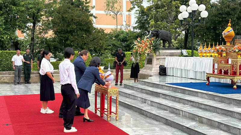 สจด. ร่วมพิธีวางพานพุ่ม ถวายราชสักการะ พระบาทสมเด็จพระจอมเกล้าเจ้าอยู่หัว พระสยามเทวมหามกุฎวิทยมหาราช — 22 สิงหาคม 2025 — สถาบันเทคโนโลยีจิตรลดา CDTI