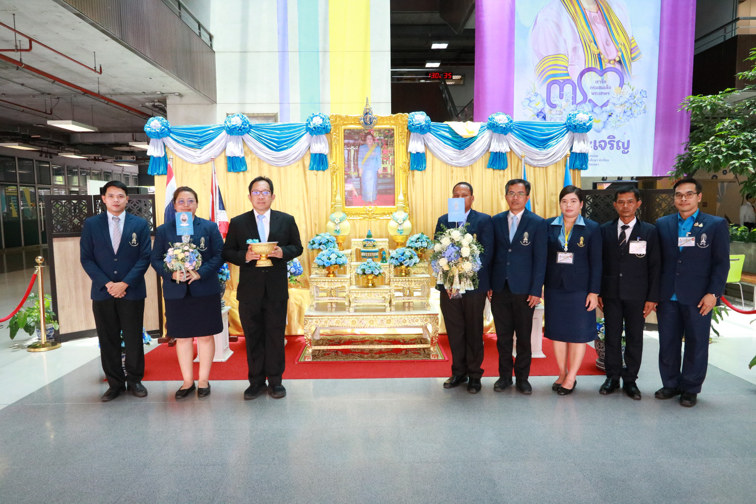 สจด. ถวายพระพรหน้าพระบรมฉายาลักษณ์ สมเด็จพระนางเจ้าสิริกิติ์ พระบรมราชินีนาถ พระบรมราชชนนีพันปีหลวง — 15 สิงหาคม 2025 — สถาบันเทคโนโลยีจิตรลดา CDTI