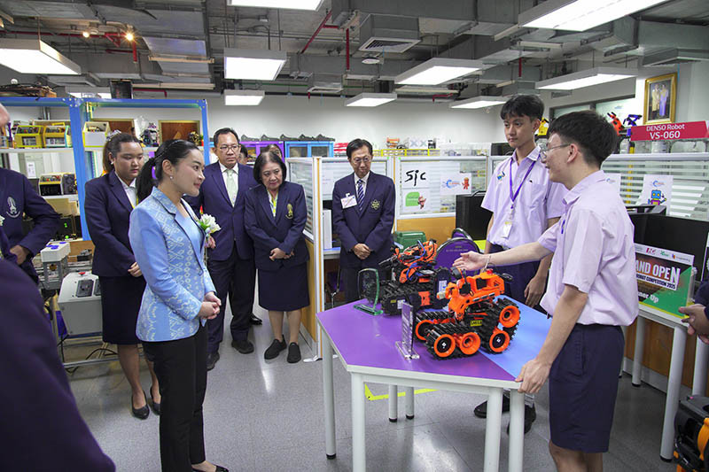 สจด. เปิดบ้านรับรัฐมนตรีกระทรวง อว.ชูผลงานตามแนวทางพระราโชบาย “เรียนคู่งาน งานคู่เรียน” — 28 สิงหาคม 2025 — สถาบันเทคโนโลยีจิตรลดา CDTI