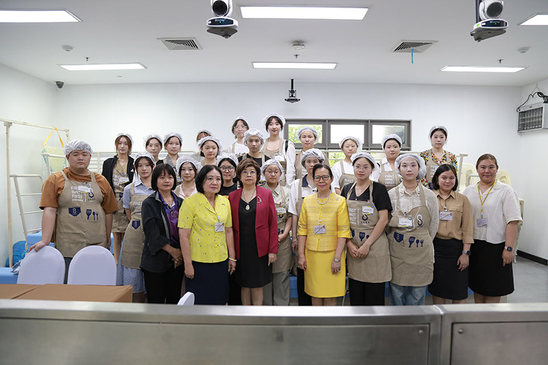 สจด. ต้อนรับคณะอาจารย์ นักศึกษาจากวิทยาลัยเซี่ยงไฮ้ผังเมือง สาธารณรัฐประชาชนจีน ในโอกาสมาศึกษาดูงานเรียนรู้การทำอาหารและขนมไทย และวัฒนธรรมไทย — 11 กันยายน 2025 — สถาบันเทคโนโลยีจิตรลดา CDTI