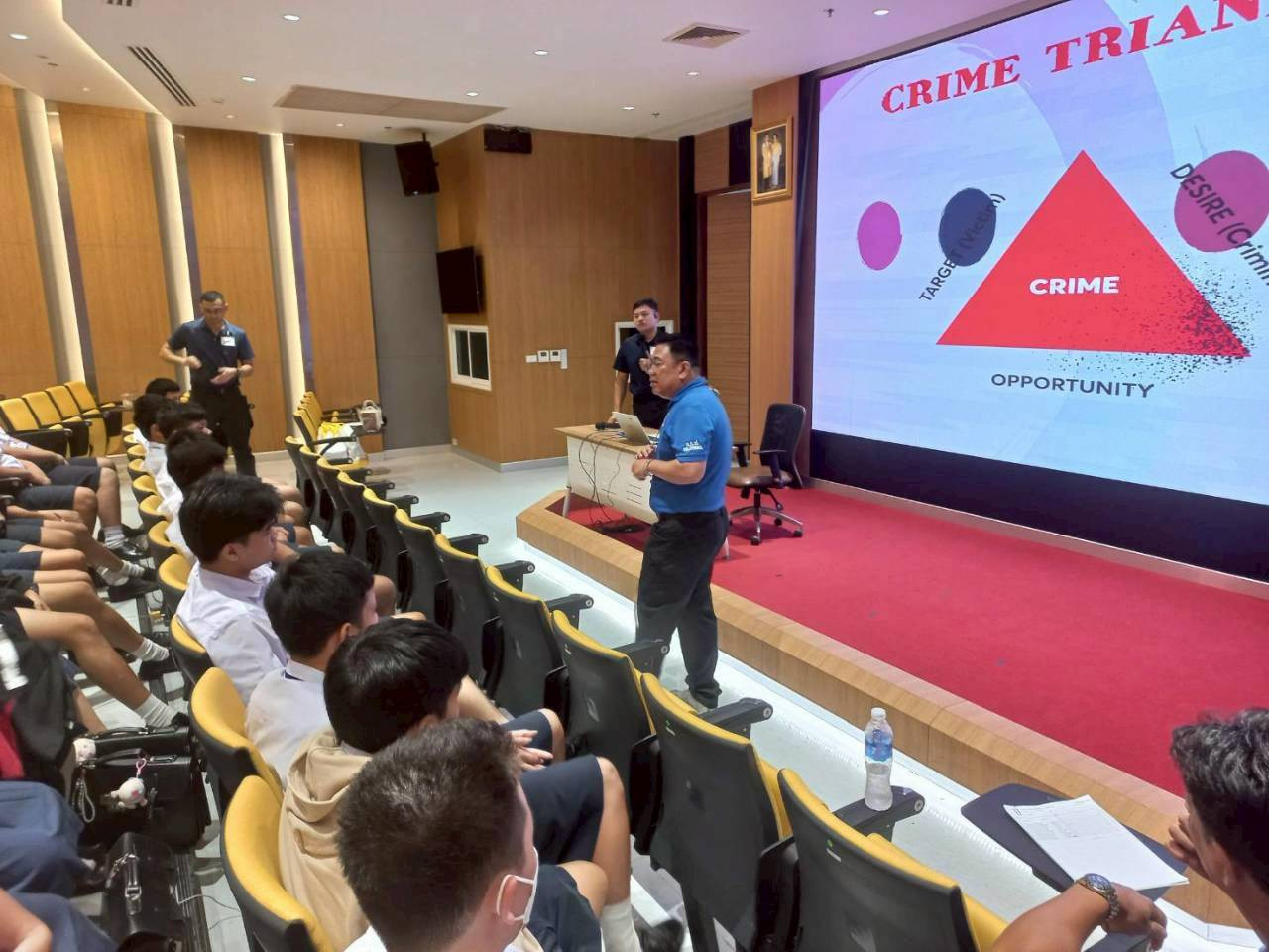 สจด. จัดการบรรยายพิเศษ ในหัวข้อ "ทักษะการป้องกันตัวจากผู้ร้ายมีอาวุธในที่สาธารณะ" — 13 กันยายน 2025 — สถาบันเทคโนโลยีจิตรลดา CDTI