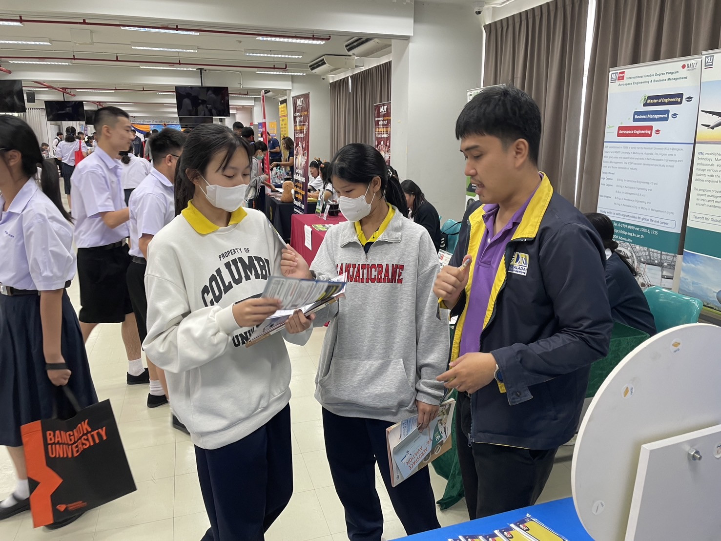 สจด. ร่วมแนะนำหลักสูตรของสถาบัน ในการศึกษาต่อของ โรงเรียนสาธิตมหาวิทยาลัยรามคำแหง (ฝ่ายมัธยม) — 11 กันยายน 2025 — สถาบันเทคโนโลยีจิตรลดา CDTI