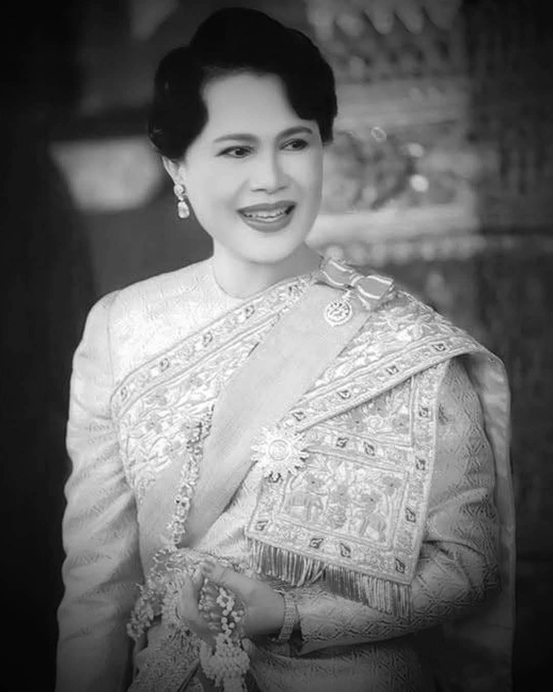 สำนักพระราชวัง เผยแพร่ประกาศ สมเด็จพระนางเจ้าสิริกิติ์ พระบรมราชินีนาถ พระบรมราชชนนีพันปีหลวง สวรรคต — 25 ตุลาคม 2025 — สถาบันเทคโนโลยีจิตรลดา CDTI