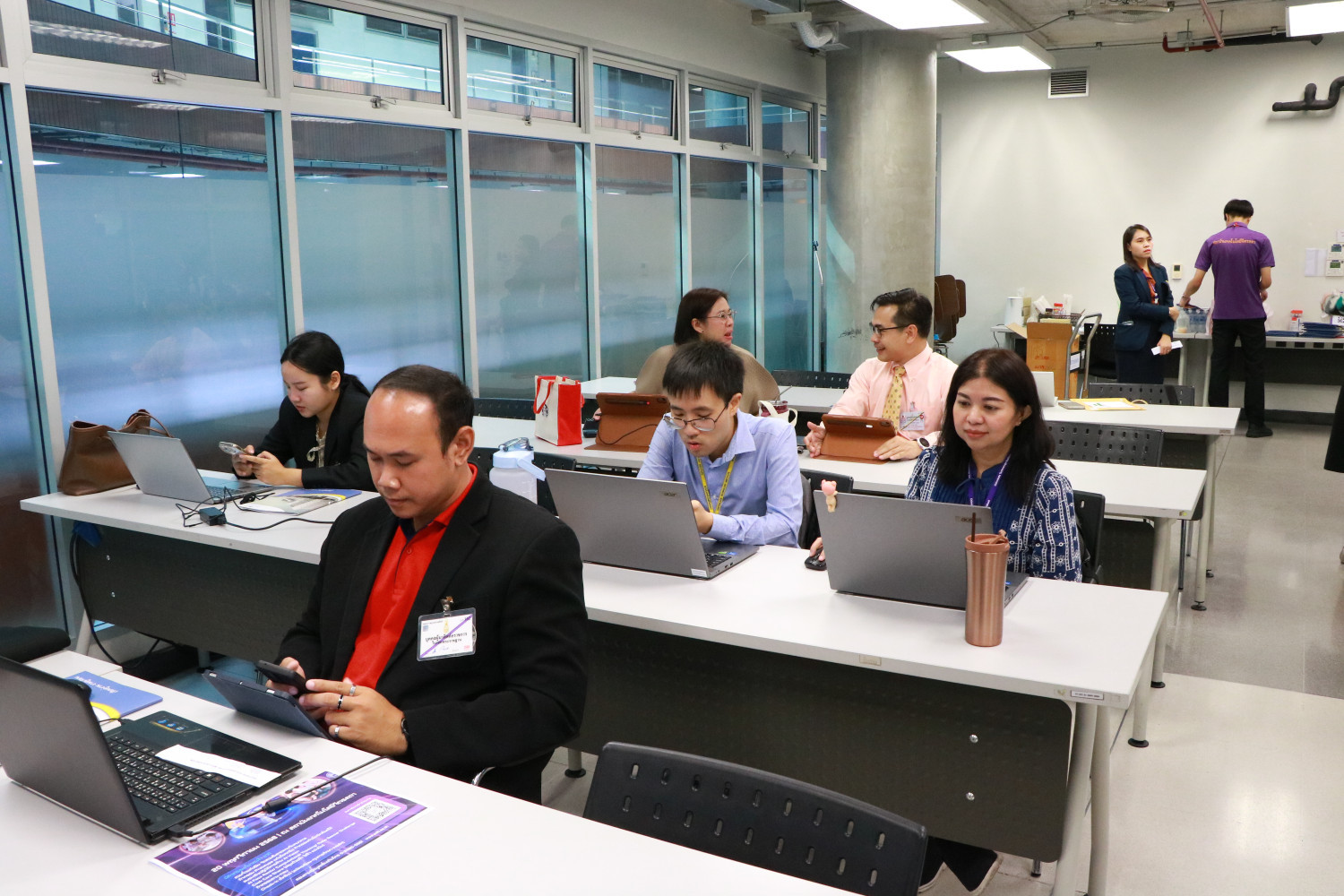 สจด. จัดโครงการอบรมเชิงปฏิบัติการ หลักสูตร “ติดปีกการทำงานยุคใหม่ เพิ่มปประสิทธิภาพและต่อยอดความคิดสร้างสรรค์ด้วย AI” (Empowering the Modern Workforce : Enhancing Productivity and Creativity with AI) — 20 ตุลาคม 2025 — สถาบันเทคโนโลยีจิตรลดา CDTI