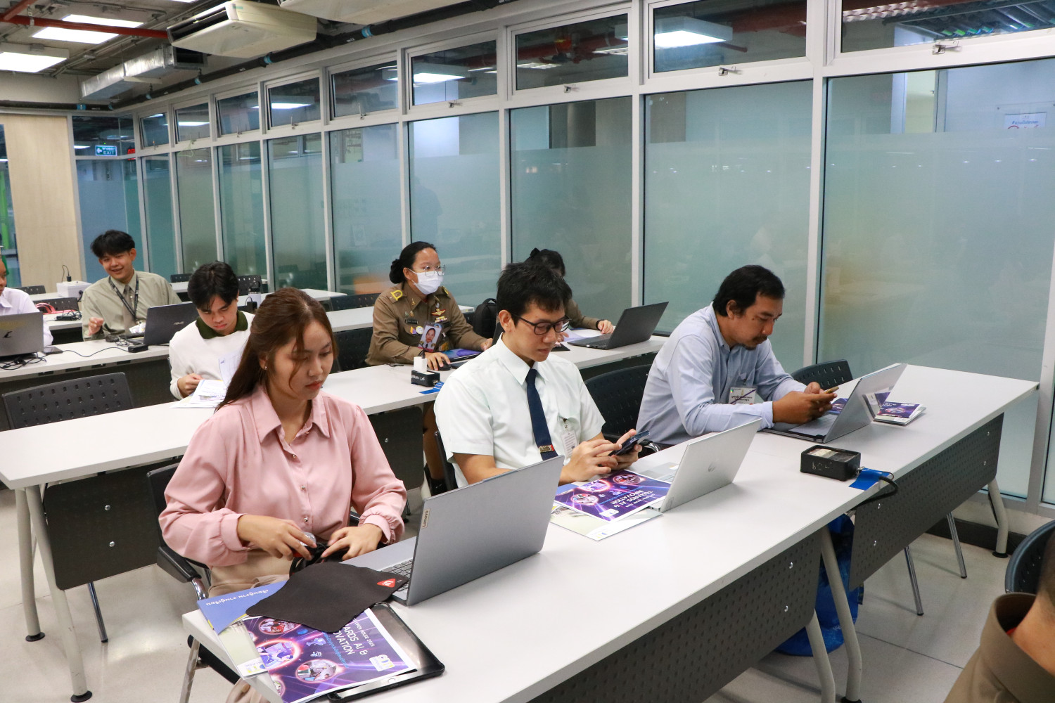 สจด. จัดโครงการอบรมเชิงปฏิบัติการ หลักสูตร “ติดปีกการทำงานยุคใหม่ เพิ่มปประสิทธิภาพและต่อยอดความคิดสร้างสรรค์ด้วย AI” (Empowering the Modern Workforce : Enhancing Productivity and Creativity with AI) — 20 ตุลาคม 2025 — สถาบันเทคโนโลยีจิตรลดา CDTI
