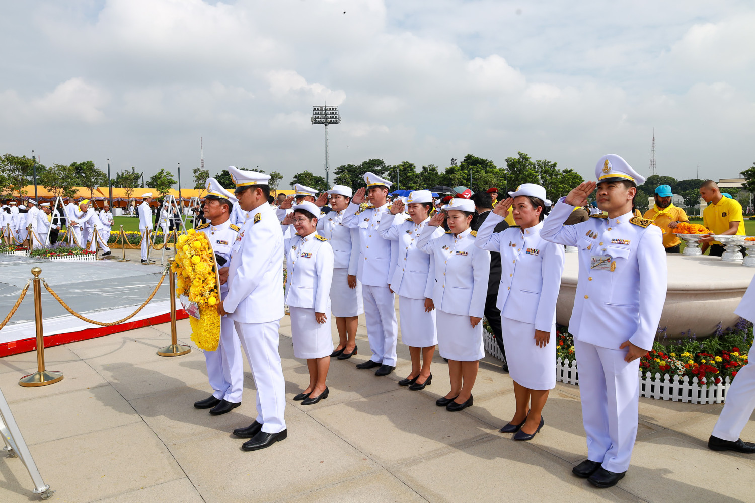 สจด. ร่วมวางพวงมาลาน้อมรำลึกพระมหากรุณาธิคุณ วันนวมินทรมหาราช — 13 ตุลาคม 2025 — สถาบันเทคโนโลยีจิตรลดา CDTI