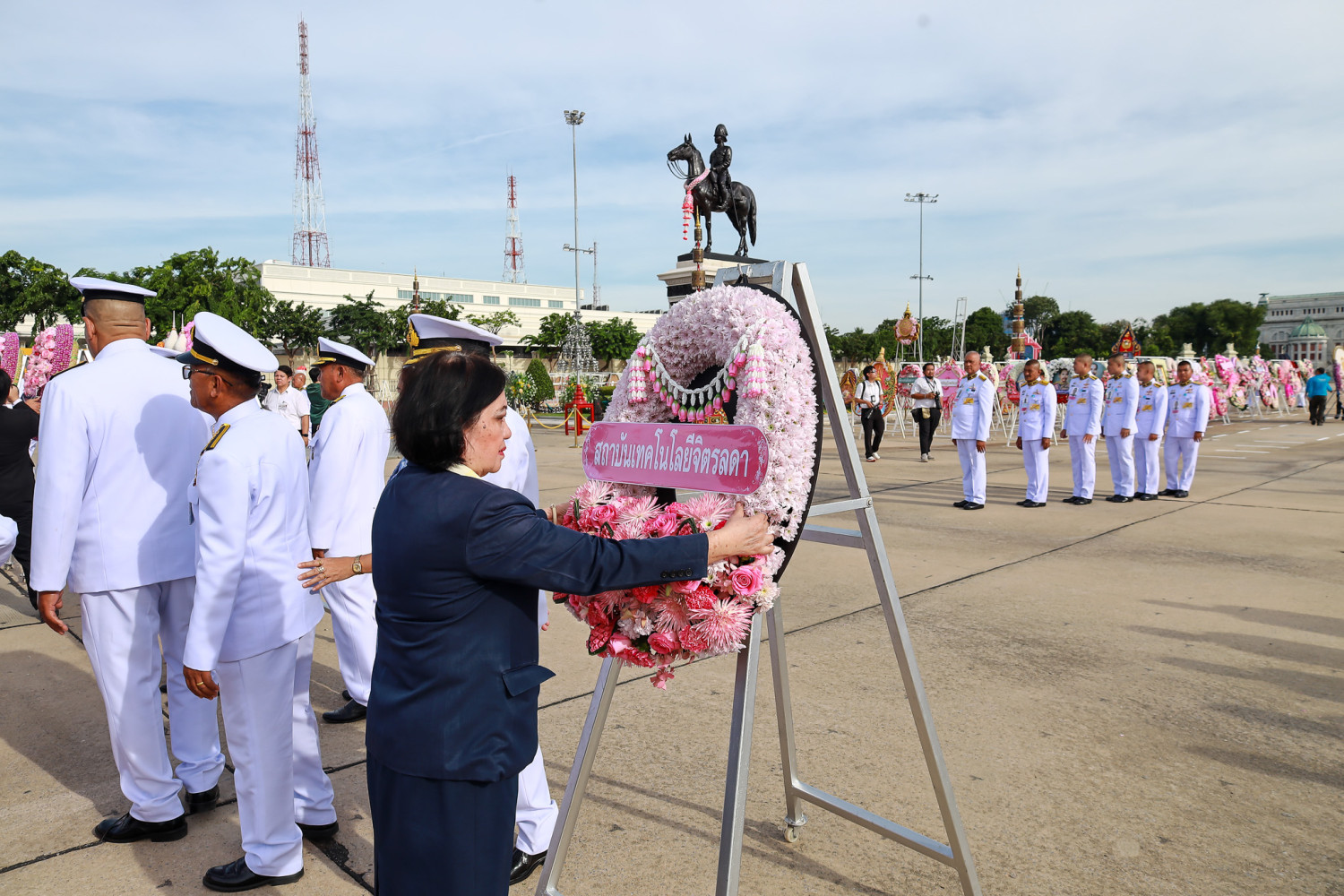 สจด. ร่วมวางพวงมาลาเนื่องในวันปิยมหาราช — 23 ตุลาคม 2025 — สถาบันเทคโนโลยีจิตรลดา CDTI