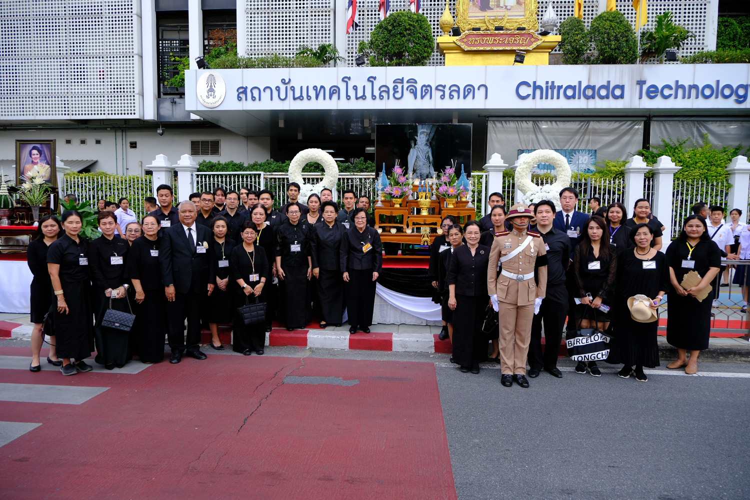 สจด. เฝ้าฯ ทูลละอองธุลีพระบาทรับเสด็จ พระบาทสมเด็จพระเจ้าอยู่หัว และสมเด็จพระนางเจ้าฯ พระบรมราชินี — 27 ตุลาคม 2025 — สถาบันเทคโนโลยีจิตรลดา CDTI