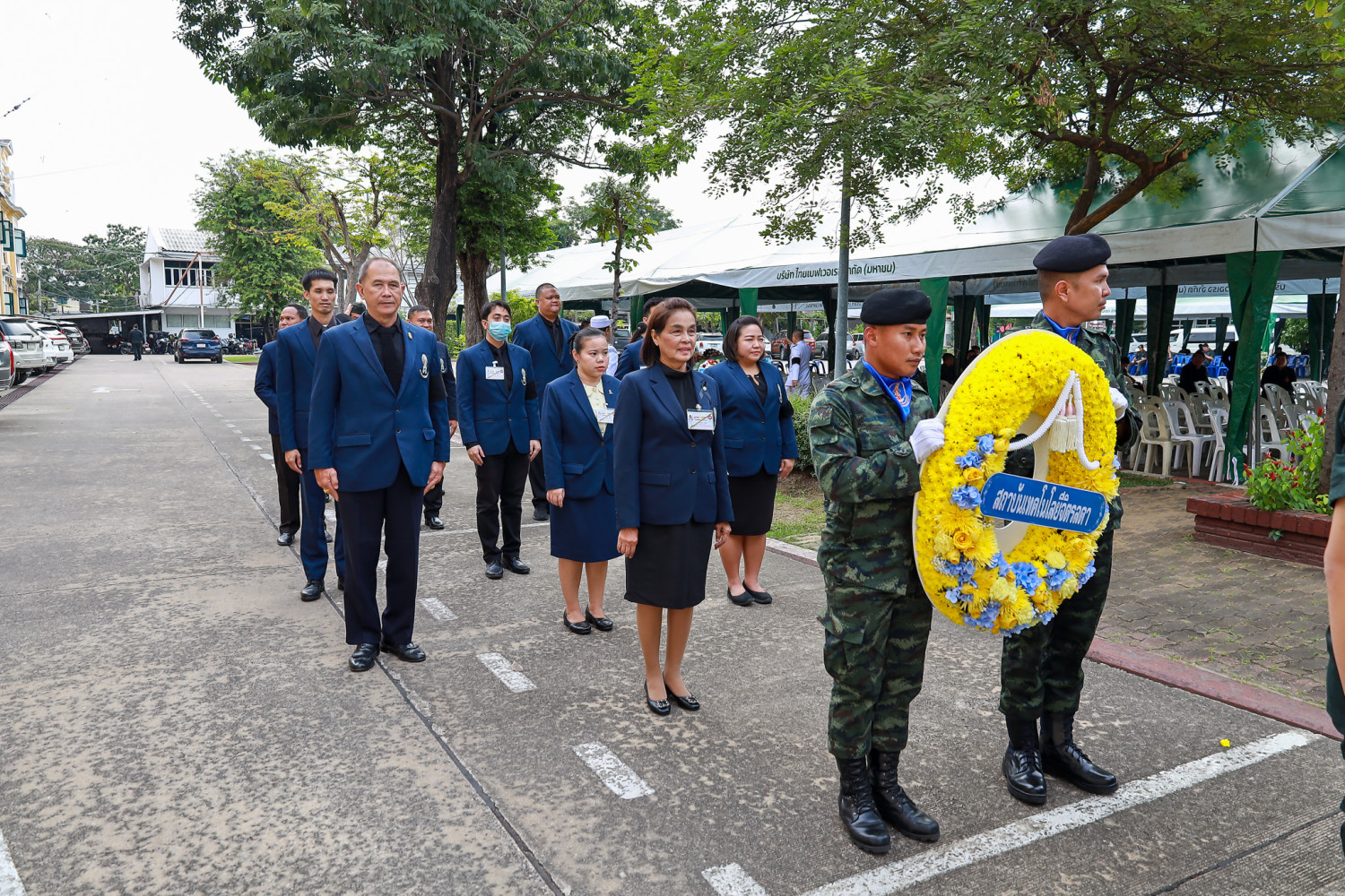 สจด. ร่วมวางพวงมาลาถวายราชสักการะพระบรมราชานุสาวรีย์พระบาทสมเด็จพระมงกุฎเกล้าเจ้าอยู่หัว เนื่องในวันคล้ายวันสวรรคต ครบ 100 ปี วันสมเด็จพระมหาธีรราช สจด. ร่วมวางพวงมาลาถวายราชสักการะพระบรมราชานุสาวรีย์พระบาทสมเด็จพระมงกุฎเกล้าเจ้าอยู่หัว เนื่องในวันคล้ายวันสวรรคต ครบ 100 ปี วันสมเด็จพระมหาธีรราช — 25 พฤศจิกายน 2025 — สถาบันเทคโนโลยีจิตรลดา CDTI