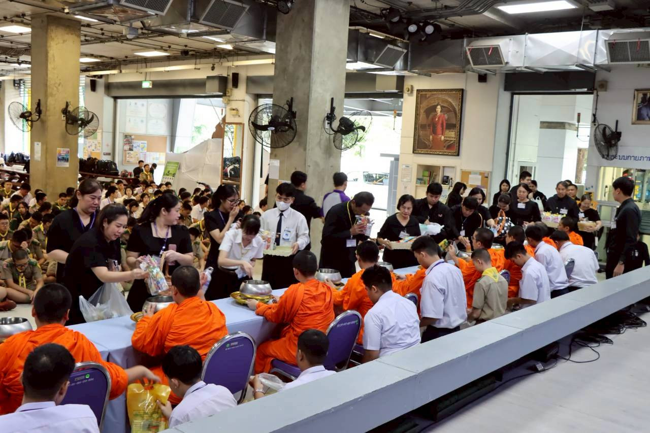 สจด. จัดพิธีทำบุญตักบาตรบำเพ็ญกุศลสัตตมวาร ถวายเป็นพระราชกุศลสมเด็จนางเจ้าสิริกิติ์ พระบรมราชินีนาถพระบรมราชชนนีพันปีหลวง — 2 พฤศจิกายน 2025 — สถาบันเทคโนโลยีจิตรลดา CDTI