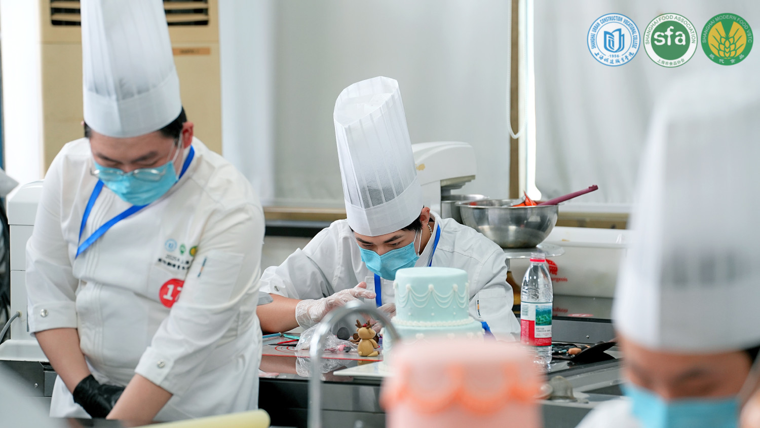 สจด. ขอแสดงความยินดีกับนักศึกษาสาขาอาหารและโภชนาการ (ระบบทวิวุฒิ) คว้ารางวัลชนะเลิศ ในการแข่งขันมิตรภาพเยาวชนนานาชาติฟองดองนครเซี่ยงไฮ้ ประจำปี 2568 “2025 SHANGHAI INTERNATIONAL FONDANT YOUTH FRIENDLY COMPETITION” สจด. ขอแสดงความยินดีกับนักศึกษาสาขาอาหารและโภชนาการ (ระบบทวิวุฒิ) คว้ารางวัลชนะเลิศ ในการแข่งขันมิตรภาพเยาวชนนานาชาติฟองดองนครเซี่ยงไฮ้ ประจำปี 2568 “2025 SHANGHAI INTERNATIONAL FONDANT YOUTH FRIENDLY COMPETITION” — 5 พฤศจิกายน 2025 — สถาบันเทคโนโลยีจิตรลดา CDTI