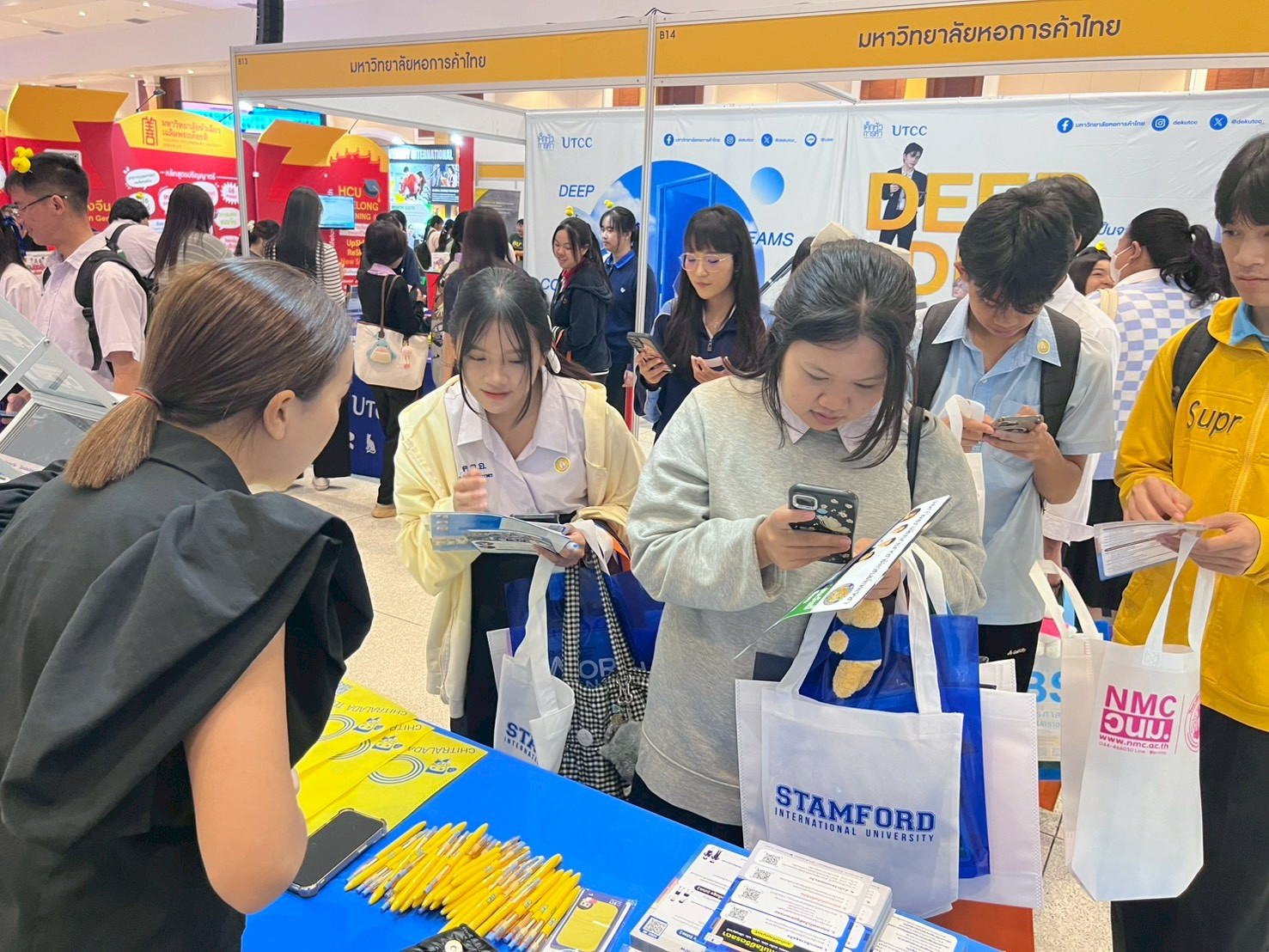 สจด. ร่วมงานตลาดนัดหลักสูตรอุดมศึกษา #27 สจด. ร่วมงานตลาดนัดหลักสูตรอุดมศึกษา #27 — 7 พฤศจิกายน 2025 — สถาบันเทคโนโลยีจิตรลดา CDTI