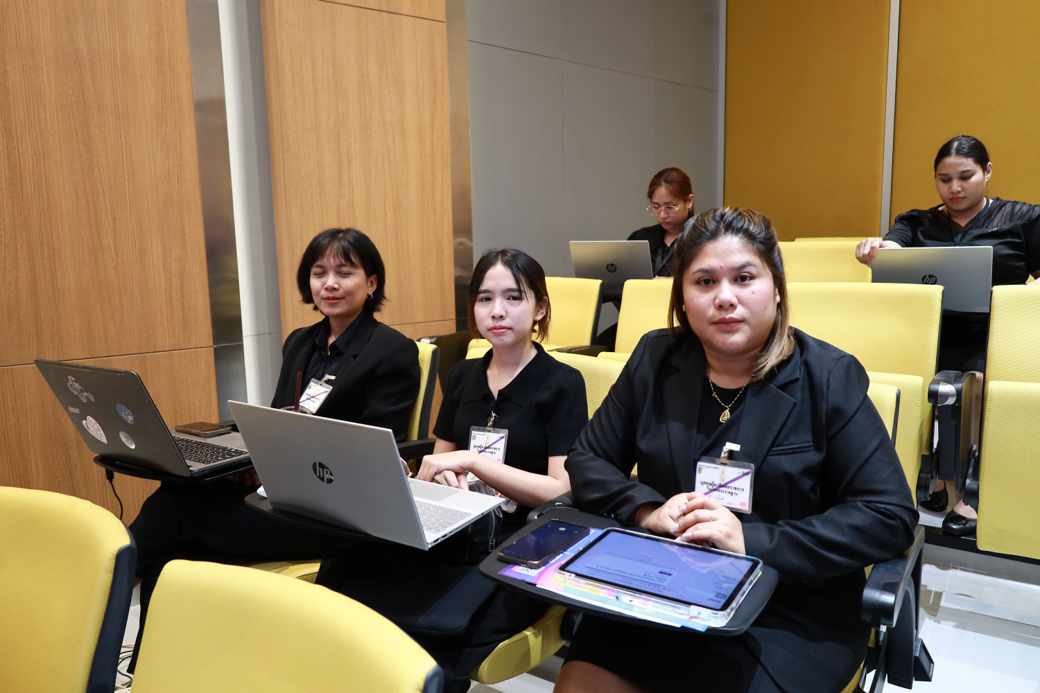 สจด. จัดจัดอบรมหลักสูตร หัวข้อ "ติดปีกการทำงานยุคใหม่ด้วยพลังของ AI" สจด. จัดจัดอบรมหลักสูตร หัวข้อ "ติดปีกการทำงานยุคใหม่ด้วยพลังของ AI" — 28 ธันวาคม 2025 — สถาบันเทคโนโลยีจิตรลดา CDTI