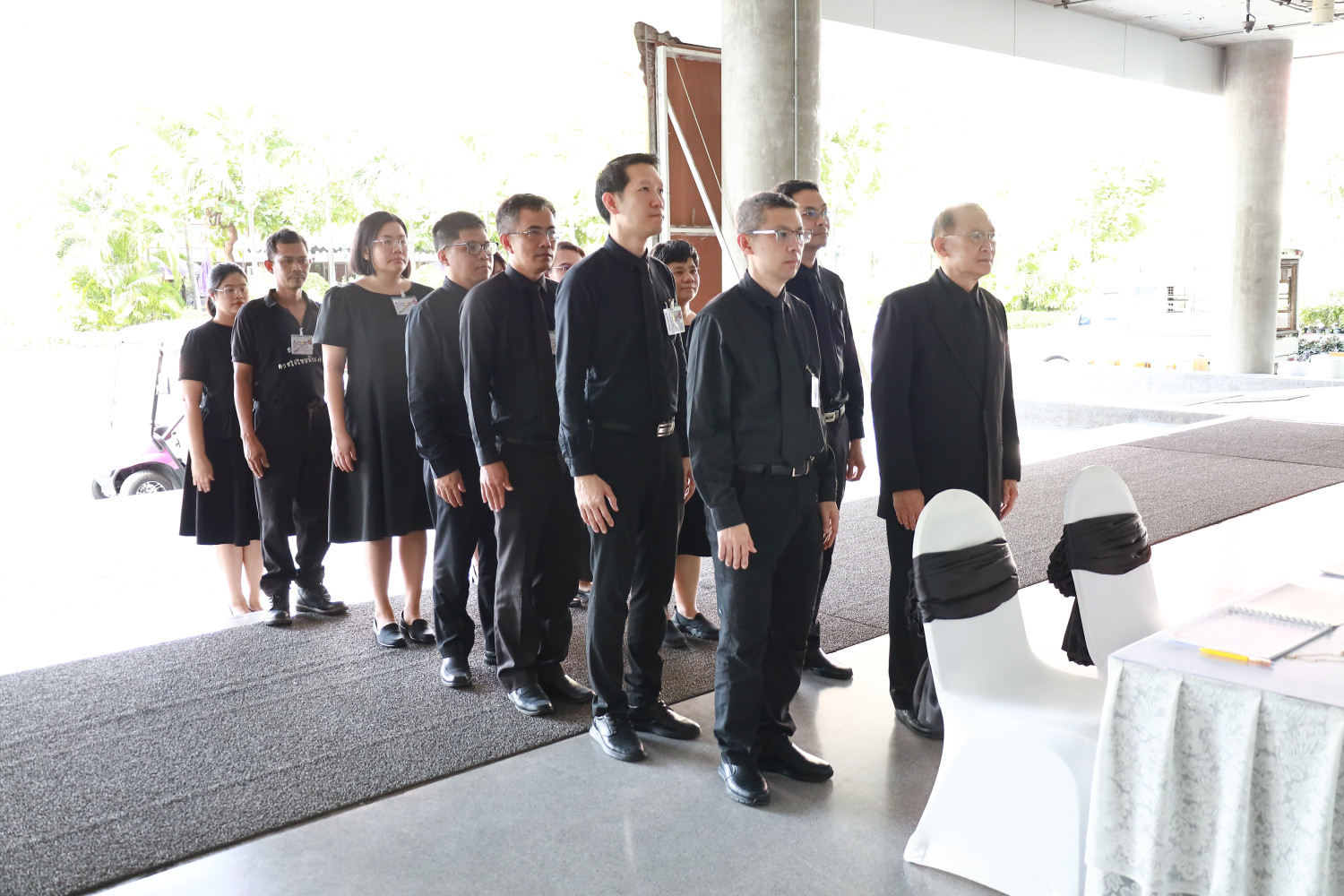 สจด. จัดพิธีลงนามถวายความอาลัย สมเด็จพระนางเจ้าสิริกิติ์ พระบรมราชินีนาถ พระบรมราชชนนีพันปีหลวง — 13 พฤศจิกายน 2025 — สถาบันเทคโนโลยีจิตรลดา CDTI