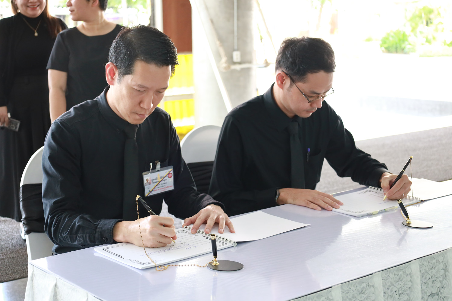 สจด. จัดพิธีลงนามถวายความอาลัย สมเด็จพระนางเจ้าสิริกิติ์ พระบรมราชินีนาถ พระบรมราชชนนีพันปีหลวง — 13 พฤศจิกายน 2025 — สถาบันเทคโนโลยีจิตรลดา CDTI