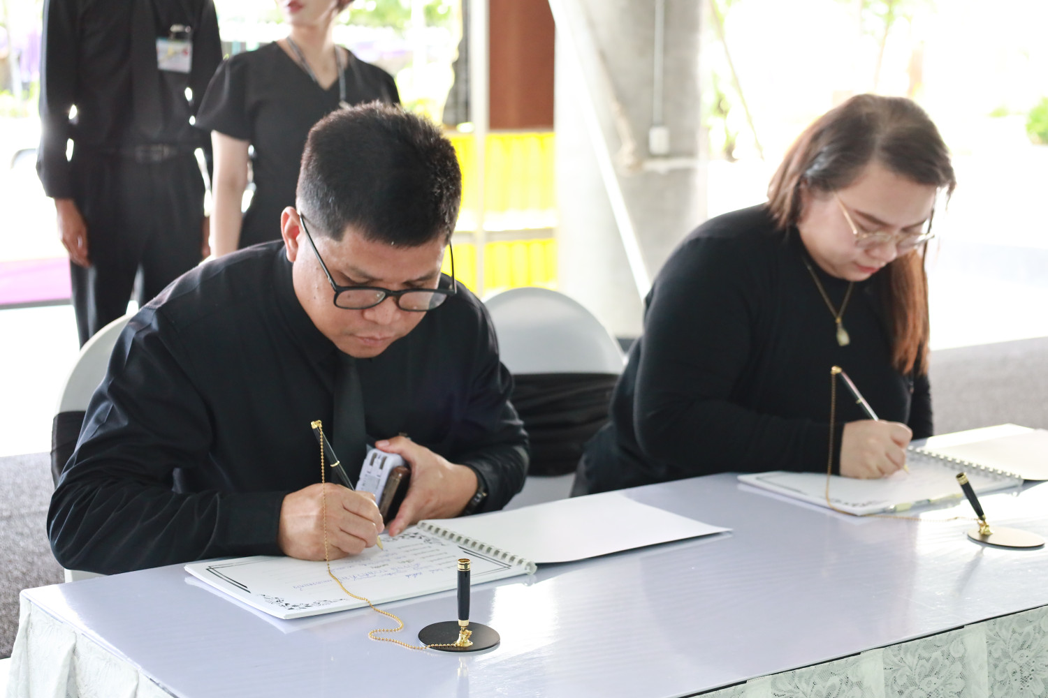 สจด. จัดพิธีลงนามถวายความอาลัย สมเด็จพระนางเจ้าสิริกิติ์ พระบรมราชินีนาถ พระบรมราชชนนีพันปีหลวง — 13 พฤศจิกายน 2025 — สถาบันเทคโนโลยีจิตรลดา CDTI