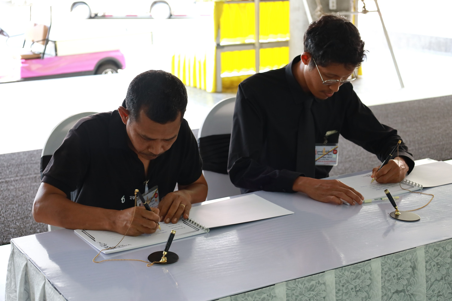 สจด. จัดพิธีลงนามถวายความอาลัย สมเด็จพระนางเจ้าสิริกิติ์ พระบรมราชินีนาถ พระบรมราชชนนีพันปีหลวง — 13 พฤศจิกายน 2025 — สถาบันเทคโนโลยีจิตรลดา CDTI