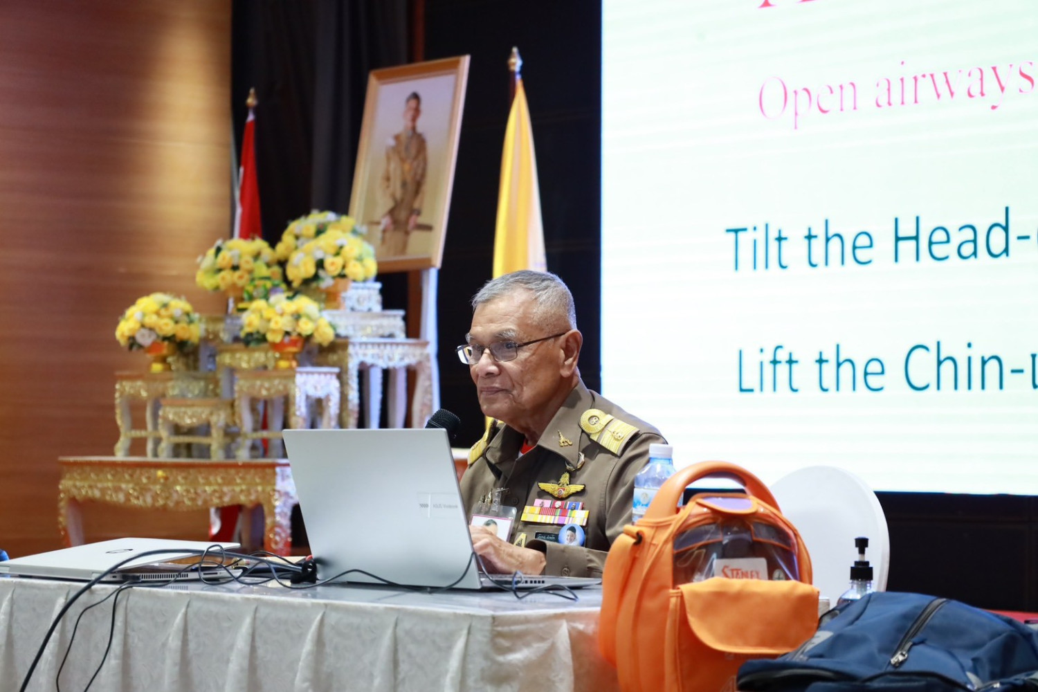 สจด. จัดอบรมการช่วยฟื้นคืนชีพ (CPR) และการใช้เครื่องกระตุ้นหัวใจด้วยไฟฟ้า (AED) สจด. จัดอบรมการช่วยฟื้นคืนชีพ (CPR) และการใช้เครื่องกระตุ้นหัวใจด้วยไฟฟ้า (AED) — 7 พฤศจิกายน 2025 — สถาบันเทคโนโลยีจิตรลดา CDTI