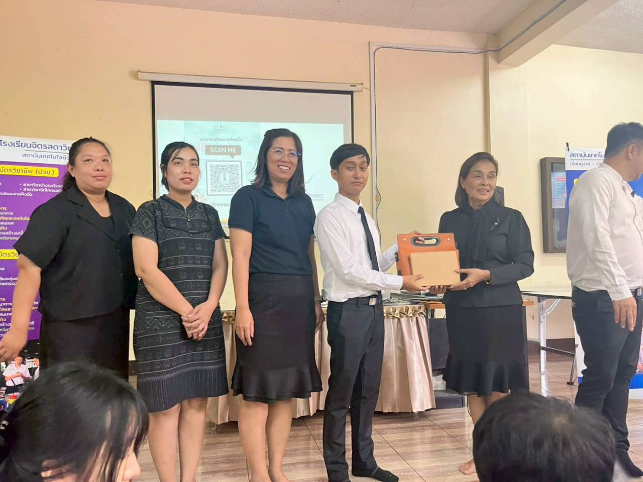 สจด. จัดกิจกรรม "ทุนสัญจร ปลูกฝัน ปั้นอนาคต" สจด. จัดกิจกรรม "ทุนสัญจร ปลูกฝัน ปั้นอนาคต" — 5 พฤศจิกายน 2025 — สถาบันเทคโนโลยีจิตรลดา CDTI