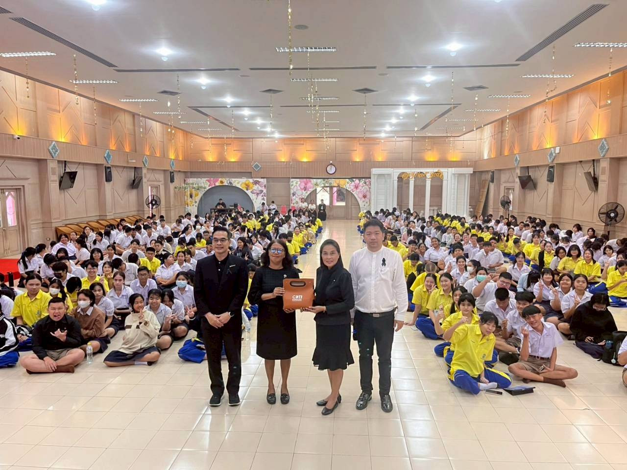 สจด. จัดกิจกรรม "ทุนสัญจร ปลูกฝัน ปั้นอนาคต" สจด. จัดกิจกรรม "ทุนสัญจร ปลูกฝัน ปั้นอนาคต" — 5 พฤศจิกายน 2025 — สถาบันเทคโนโลยีจิตรลดา CDTI