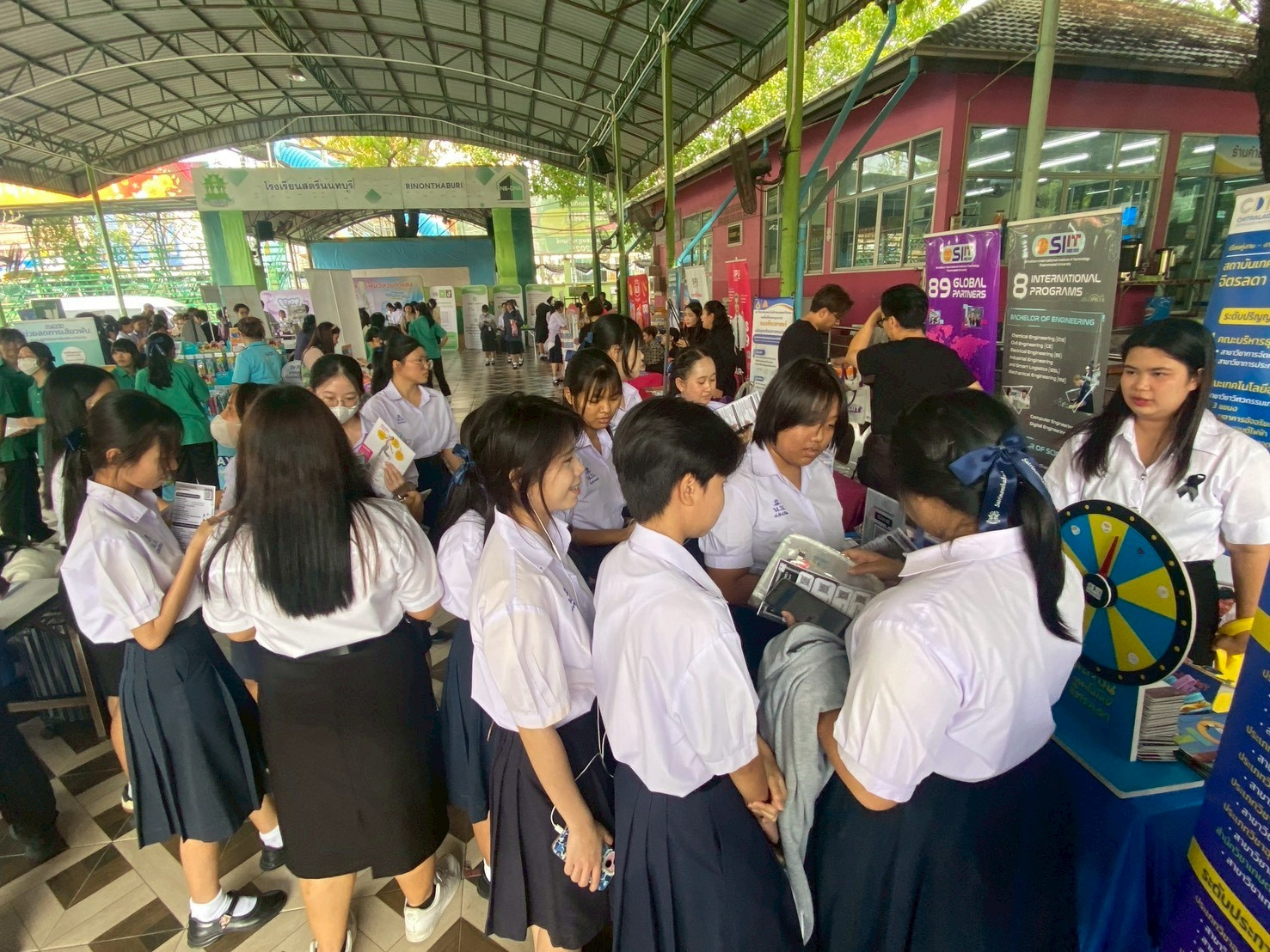 สจด. ร่วมงานแนะนำหลักสูตรศึกษาต่อของโรงเรียนสตรีนนทบุรี — 25 พฤศจิกายน 2025 — สถาบันเทคโนโลยีจิตรลดา CDTI