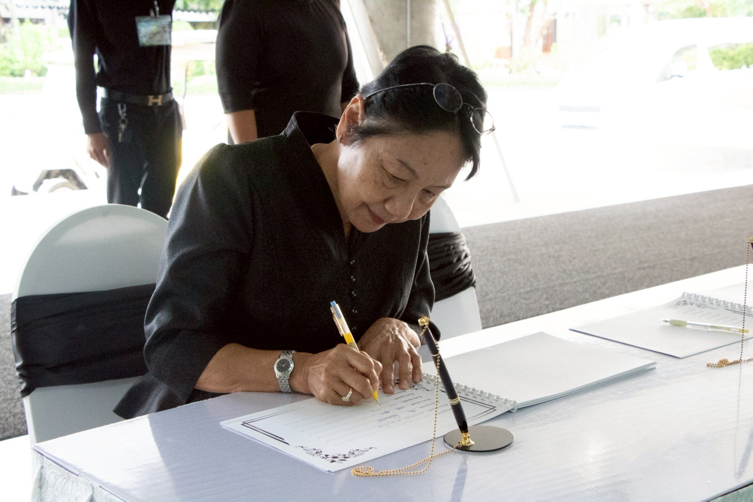 สจด. จัดพิธีลงนามถวายความอาลัย สมเด็จพระนางเจ้าสิริกิติ์ พระบรมราชินีนาถ พระบรมราชชนนีพันปีหลวง สจด. จัดพิธีลงนามถวายความอาลัย สมเด็จพระนางเจ้าสิริกิติ์ พระบรมราชินีนาถ พระบรมราชชนนีพันปีหลวง — 6 พฤศจิกายน 2025 — สถาบันเทคโนโลยีจิตรลดา CDTI