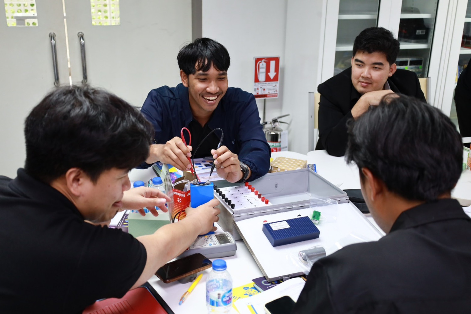 คณะเทคโนโลยีอุตสาหกรรม จัดอบรม Train the Trainers รุ่นที่ 1 ด้านมาตรฐานและความปลอดภัยของผู้ปฏิบัติงานกับแบตเตอรี่ลิเธียมไอออนและระบบไฟฟ้าแรงดันสูง คณะเทคโนโลยีอุตสาหกรรม จัดอบรม Train the Trainers รุ่นที่ 1 ด้านมาตรฐานและความปลอดภัยของผู้ปฏิบัติงานกับแบตเตอรี่ลิเธียมไอออนและระบบไฟฟ้าแรงดันสูง — 22 ธันวาคม 2025 — สถาบันเทคโนโลยีจิตรลดา CDTI