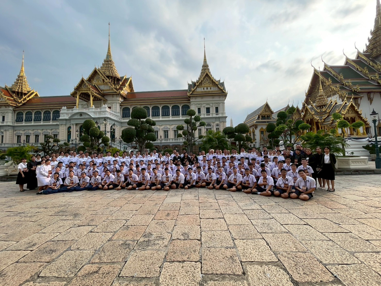 สจด. กราบถวายบังคมพระบรมศพสมเด็จพระนางเจ้าสิริกิติ์ พระบรมราชินีนาถ พระบรมราชชนนีพันปีหลวง สจด. กราบถวายบังคมพระบรมศพสมเด็จพระนางเจ้าสิริกิติ์ พระบรมราชินีนาถ พระบรมราชชนนีพันปีหลวง — 24 ธันวาคม 2025 — สถาบันเทคโนโลยีจิตรลดา CDTI